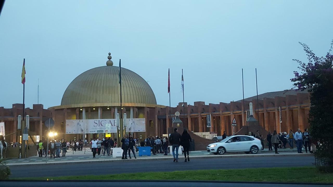 Apartamento Frente A Palacio De Congresos Севилья Экстерьер фото